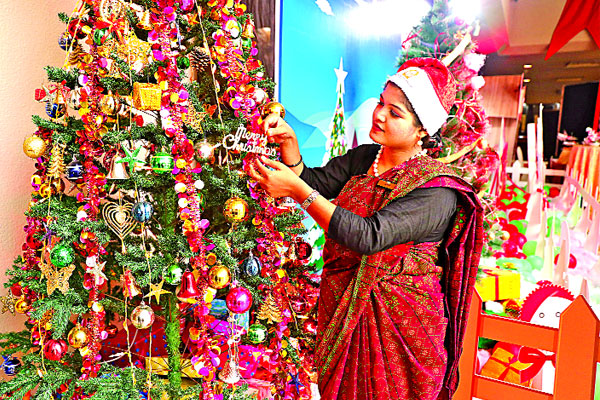 বড় হোটেলে বড় আয়োজন