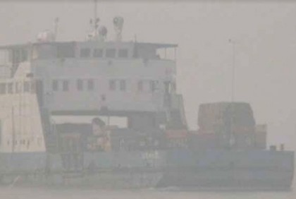 ঘন কুয়াশায় ৩ নৌরুটে ফেরি চলাচল বন্ধ, ভোগান্তি