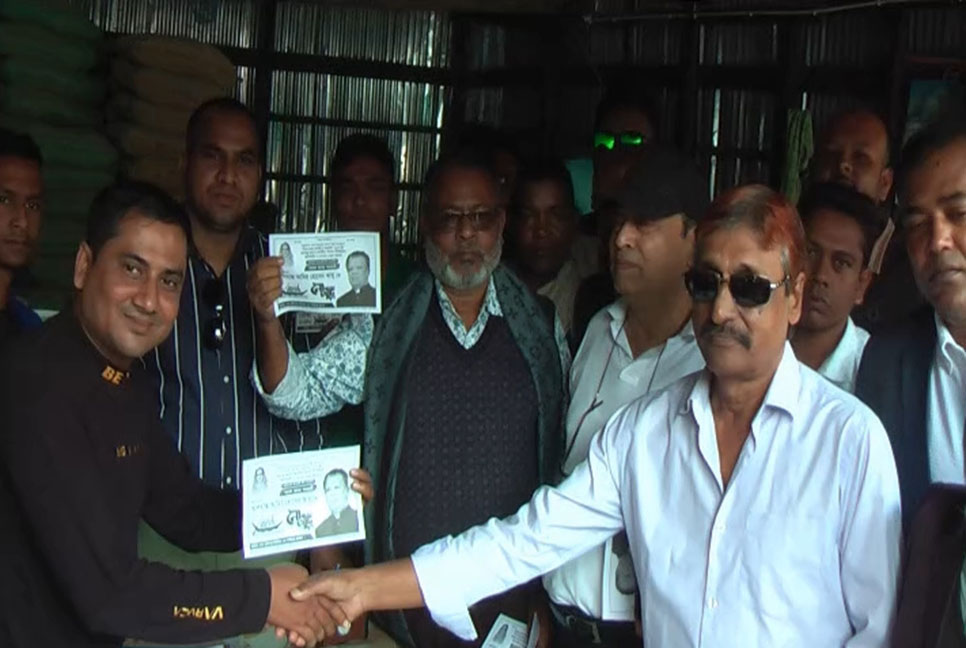 নৌকায় ভোট চেয়ে আমির হোসেন আমুর পক্ষে নির্বাচনি প্রচারণা