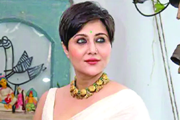 প্রেম নিয়ে স্বস্তিকা