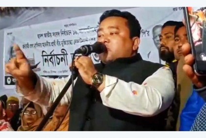 নৌকা ছাড়া কেউ এলাকায় ঢুকতে পারবে না, ইউপি চেয়ারম্যানের হুমকি