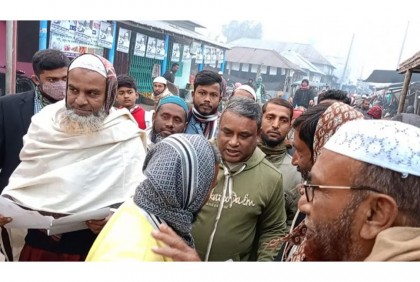 নাটোরে ভোট বর্জনের জন্য বিএনপির লিফলেট বিতরণ