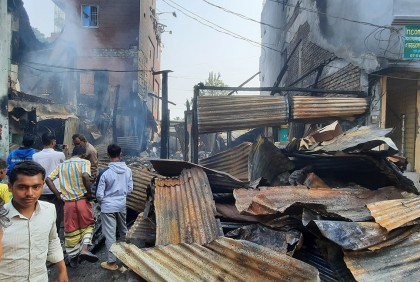 নেত্রকোনায় আগুনে ৪ দোকান পুড়ে ছাই
