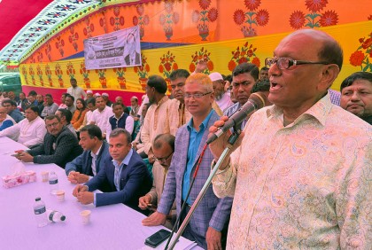 ‘শেখ হাসিনা প্রত্যেক মানুষের জীবনমান উন্নয়নে কাজ করছেন’