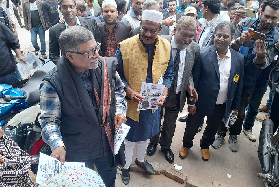 মানিকগঞ্জে স্বাস্থ্যমন্ত্রীর গণসংযোগ