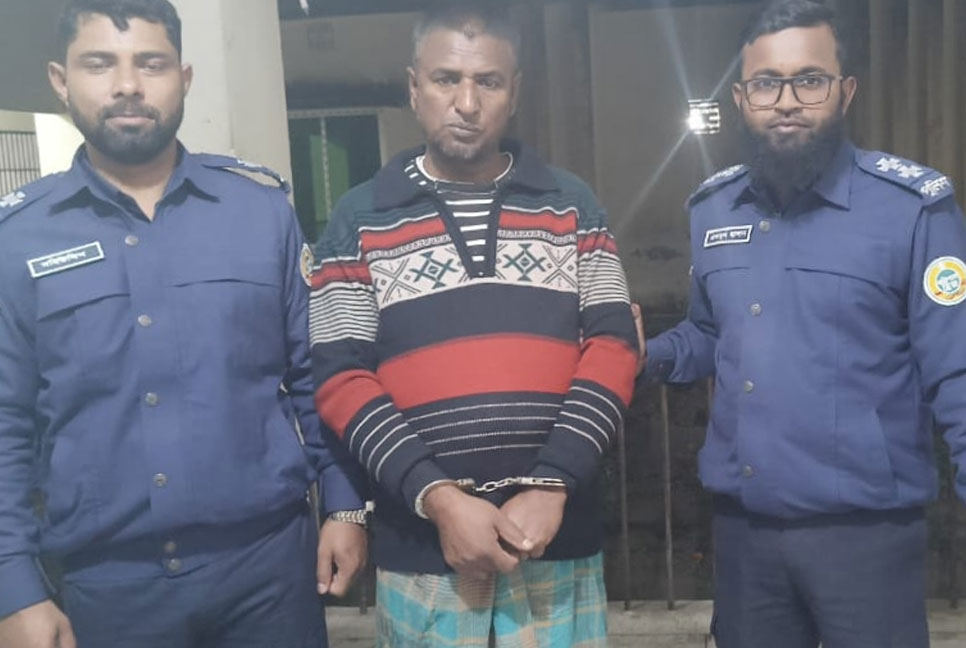 ঝালকাঠিতে জাল টাকাসহ কারারক্ষী আটক