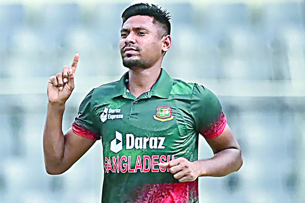 সাউদিকে পেছনে ফেলতে চান