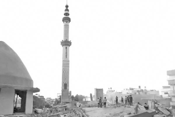 গাজায় ঐতিহাসিক মসজিদ ধ্বংস করলো ইসরায়েল