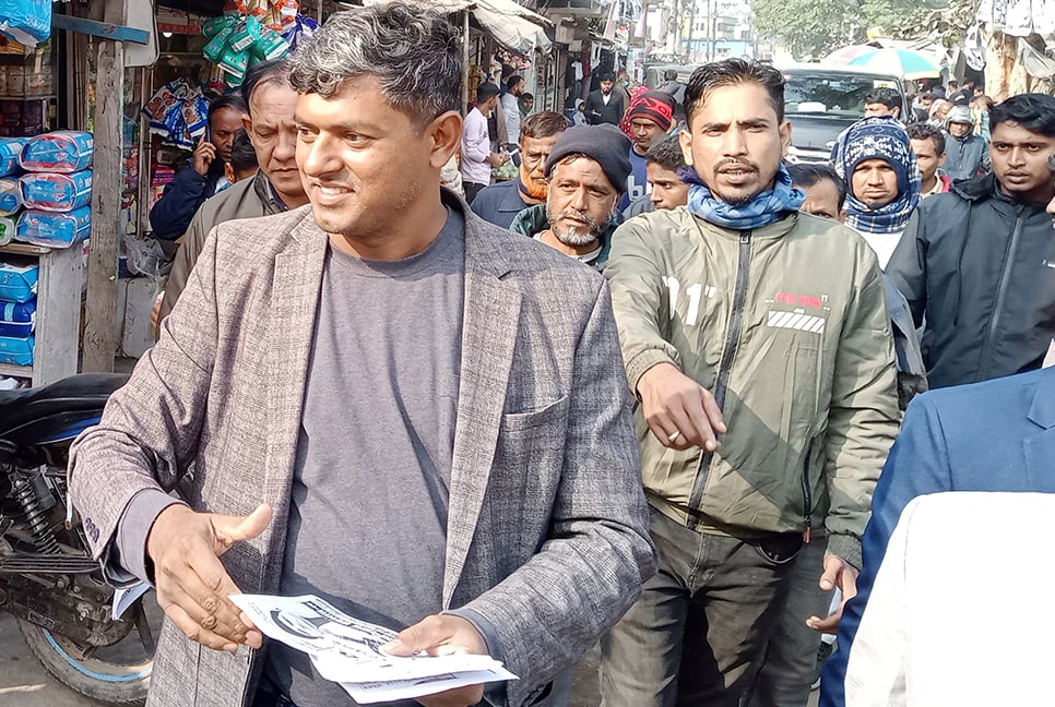 মাগুরা-২ আসন : প্রার্থিতা ফিরে পেয়ে প্রচারণায় ব্যস্ত স্বতন্ত্র প্রার্থী