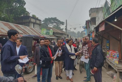 গোপালগঞ্জে সেলিমুজ্জামানের গণসংযোগ ও লিফলেট বিতরণ
