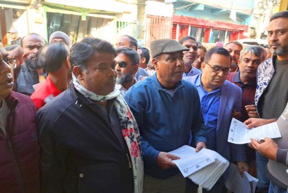 বগুড়ায় বিএনপির লিফলেট বিতরণ

