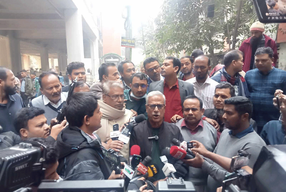 নতুন বছরে অবিলম্বে ডামি নির্বাচন বন্ধ করুন, সরকারকে ফারুক