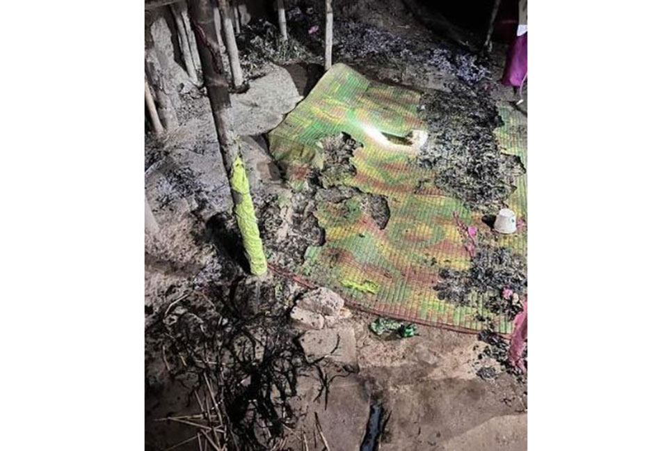 জয়পুরহাটে নৌকার নির্বাচনি ক্যাম্পে আগুন