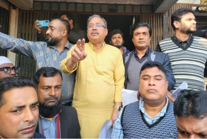 ভোট বর্জনে লিফলেট বিতরণ 
