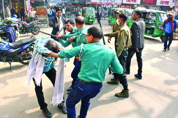 বরিশালে লাঠিপেটা বিভিন্ন স্থানে আটক