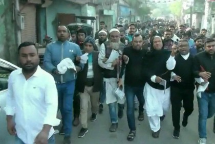 নাটোরে ভোট বর্জনের আহ্বানে বিএনপির লিফলেট বিতরণ