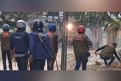 কুমিল্লায় পুলিশ-বিএনপি সংঘর্ষে গুলি-ইটপাটকেল নিক্ষেপ, আহত ১০
