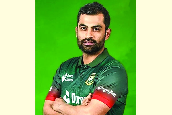 যুবাদের ব্যাট উপহার দিলেন তামিম