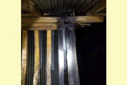 বরগুনায় দুই ভোটকেন্দ্রে দুর্বৃত্তদের আগুন