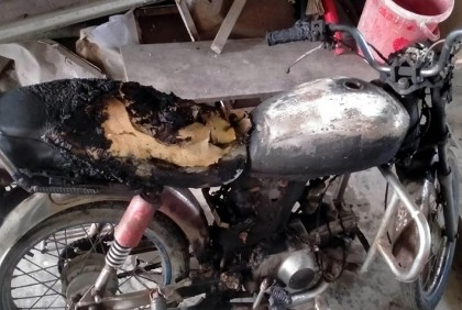 বরিশালে দু’টি ভোট কেন্দ্রে আগুন দেয়ার চেষ্টা, মোটরসাইকেলে অগ্নিসংযোগ