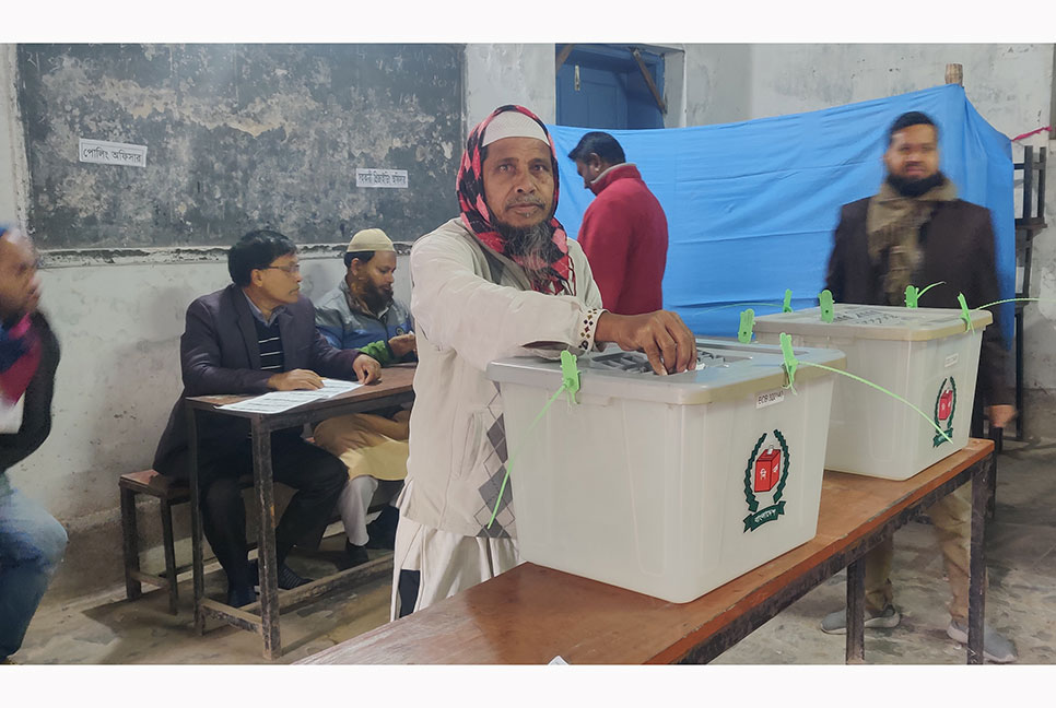 গাইবান্ধায় ভোটগ্রহণ শুরু