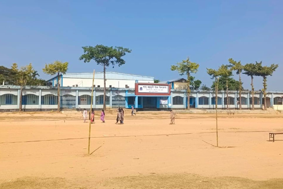 রাঙামাটিতে আধা বেলা ভোটার শূন্য কেন্দ্র