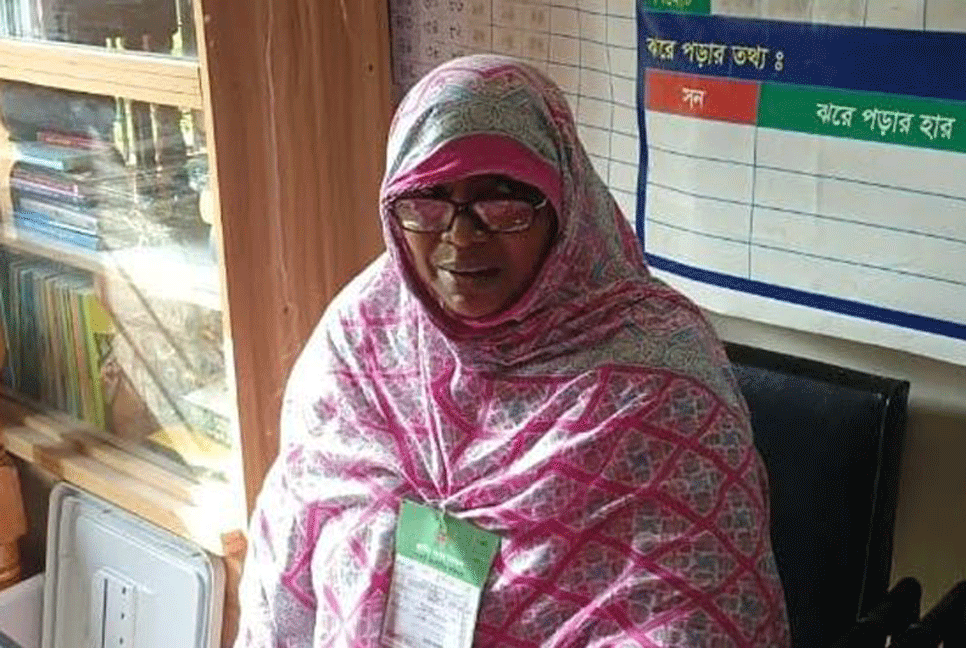 ব্যালটে নৌকার সিল মারার অভিযোগ, প্রিজাইডিং কর্মকর্তা প্রত্যাহার