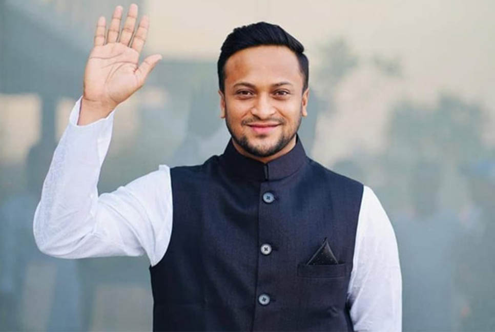 বিশাল ব্যবধানে জয়ী সাকিব আল হাসান

