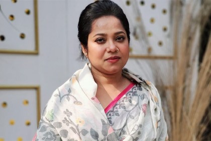 ভোট দিতে পারছেন না ডলি সায়ন্তনী

