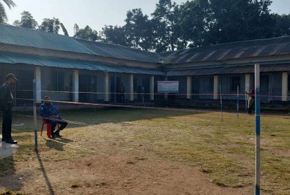 নেত্রকোনায় ভোটগ্রহণ শুরু হলেও উপস্থিতি কম 