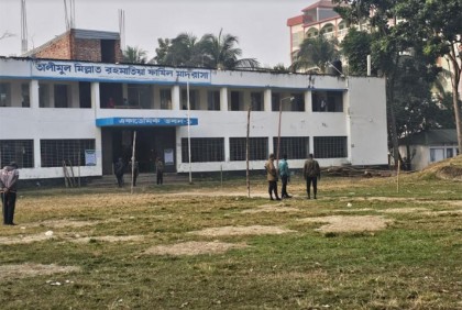 শীতের সকালে ভোটার উপস্থিতি কম খুলনায়


