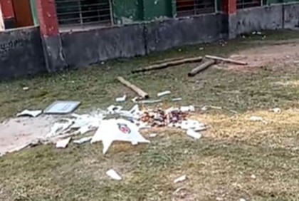 টাঙ্গাইলে ব্যালট বাক্সে আগুন, ব্যালট উদ্ধারে পুলিশের গুলি