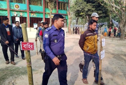 খানসামায় জাল ভোট দেওয়ার অভিযোগে দুইজন আটক