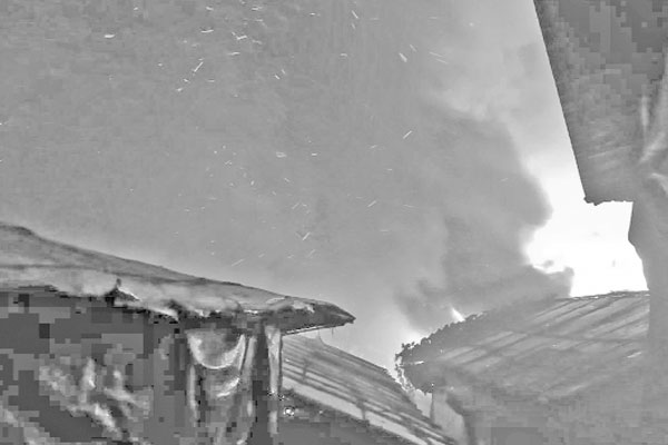 রোহিঙ্গা ক্যাম্পে ভয়াবহ আগুন সহস্রাধিক ঘর পুড়ে ছাই