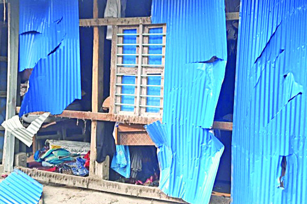 সহিংসতায় তিনজন নিহত