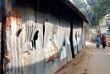 নাঙ্গলকোটে বিএনপি কর্মীদের বিরুদ্ধে বাড়িঘর ভাঙচুর, লুটপাটের অভিযোগ