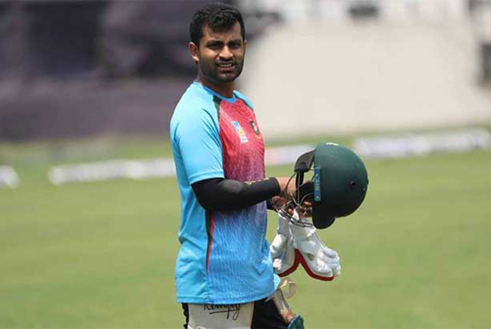 তাসকিনের বলে হাতে চোট পেলেন তামিম