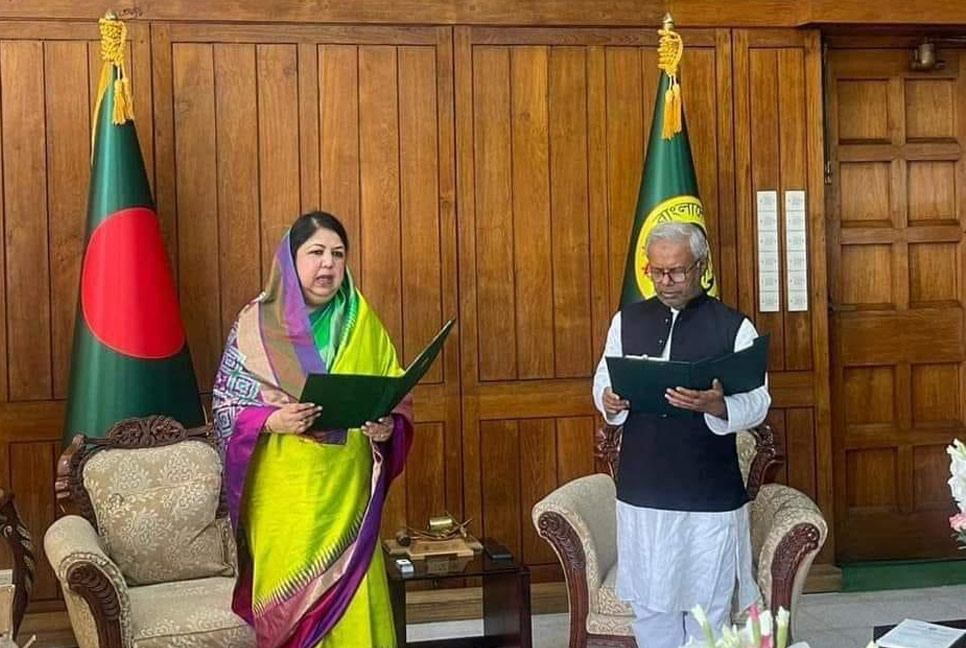 শপথ নিলেন আওলাদ হোসেন