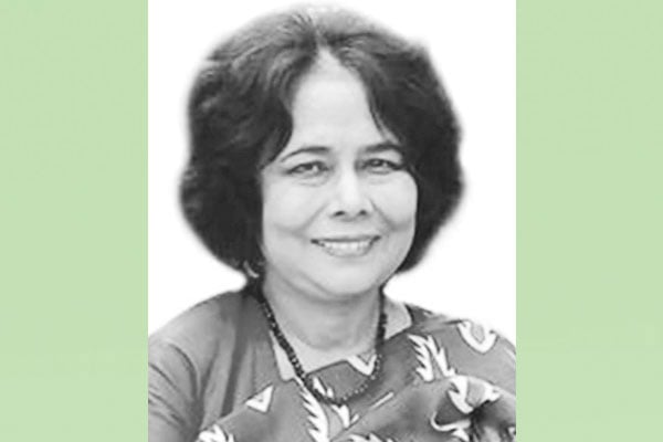 তিনি ফিরে এলেন বিজয়ীর বেশে
