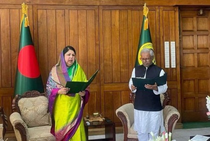 শপথ নিলেন আওলাদ হোসেন