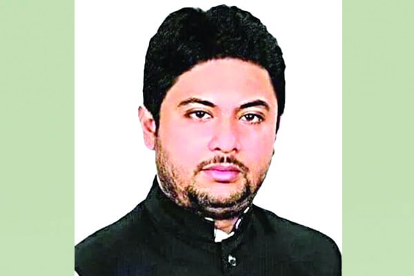 নৌকাটা তারা ঠিকই পাইছে কিন্তু বৈঠাটা পাইছি আমরা
