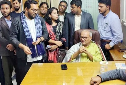 নেতাকর্মীদের পদচারণায় মুখর নয়াপল্টন বিএনপি কার্যালয়
