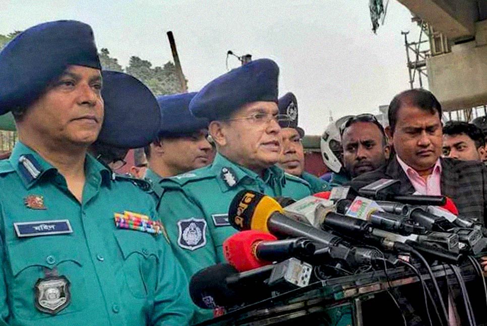 বস্তির আগুন দুর্ঘটনা না নাশকতা, খতিয়ে দেখা হবে : ডিএমপি কমিশনার