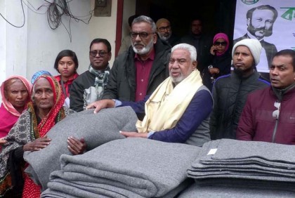 গাইবান্ধায় রেড ক্রিসেন্টের কম্বল বিতরণ