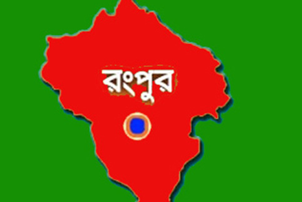 শীতের দাপটে বেড়েছে গরম টুপির কদর