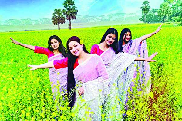 সরিষা খেতে পরীর উল্লাস