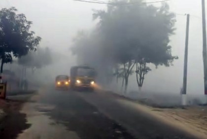 টানা শৈত্যপ্রবাহ, কনকনে শীতে কাঁপছে দিনাজপুরের মানুষ