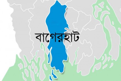 অল্পের জন্য রক্ষা পেল ৩৫ জেলে