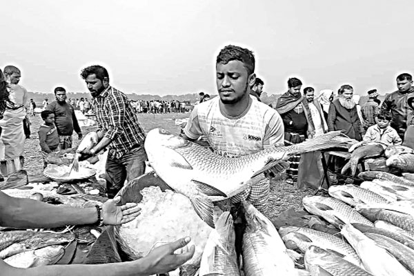 ঐতিহ্যবাহী বিনিরাইলের মাছের মেলা