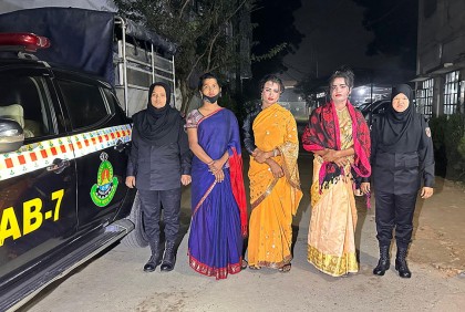 ফেনীতে ইয়াবাসহ তিন নারী আটক